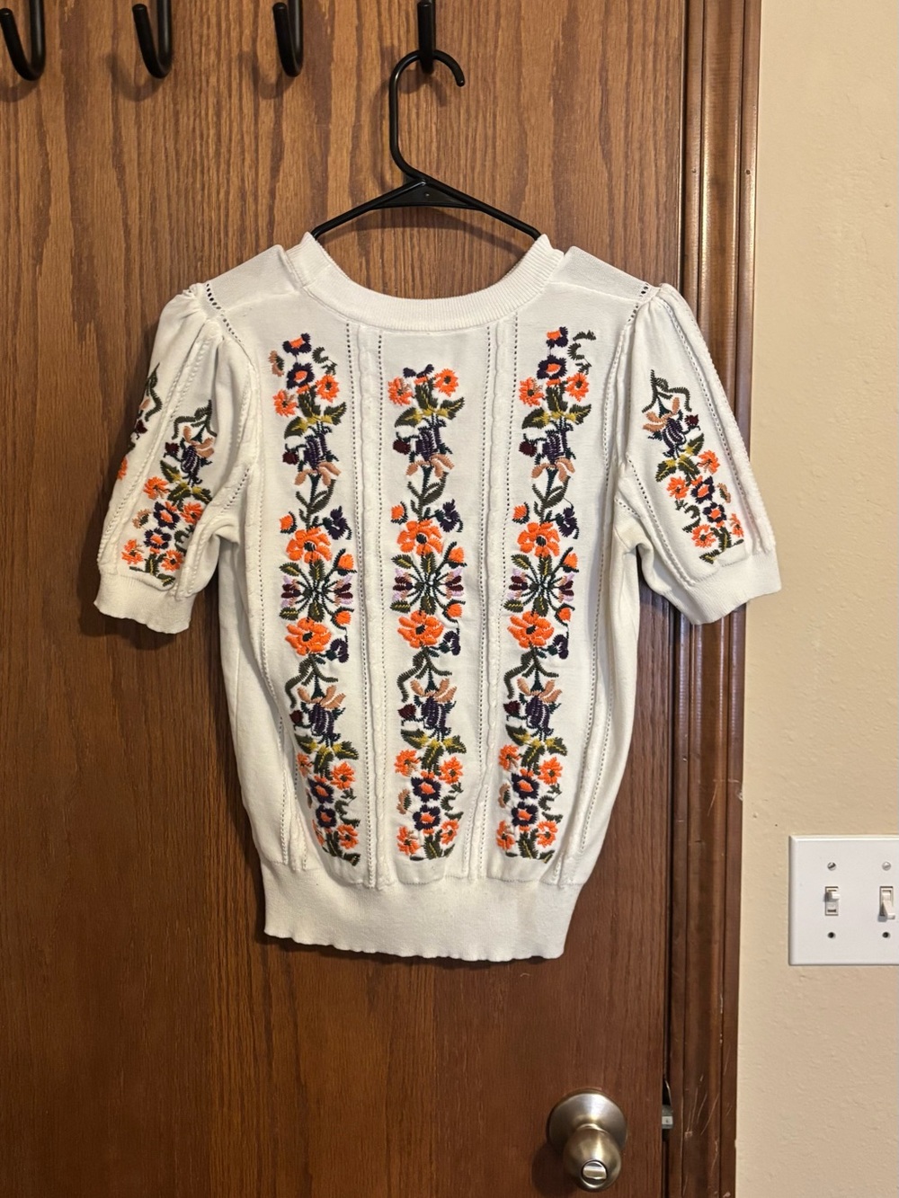 White Floral Embroidered Short Sleeve Knit Top
